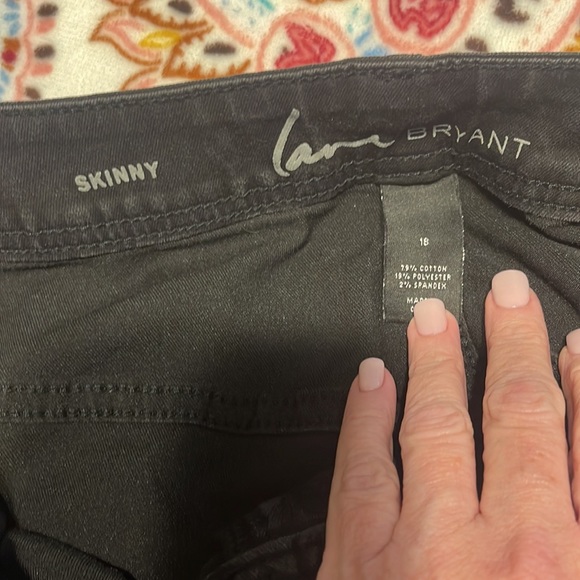 Lane Bryant waxed black jean with super stretch - Picture 2 of 3